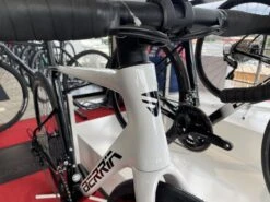 BERRIA Belador 6.1 Vélo De Route Carbone Black Ebony/White Snow 2023 -Vélos Série Boutique berria belador 61 velo de route carbone black ebonywhite snow 2023 3