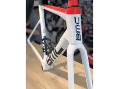 BMC Cadre Teammachine SLR01 Mod Var2 AG2R Citröen White Black Red 2023 -Vélos Série Boutique bmc cadre teammachine slr01 mod var2 ag2r citroeen white black red 2023 4