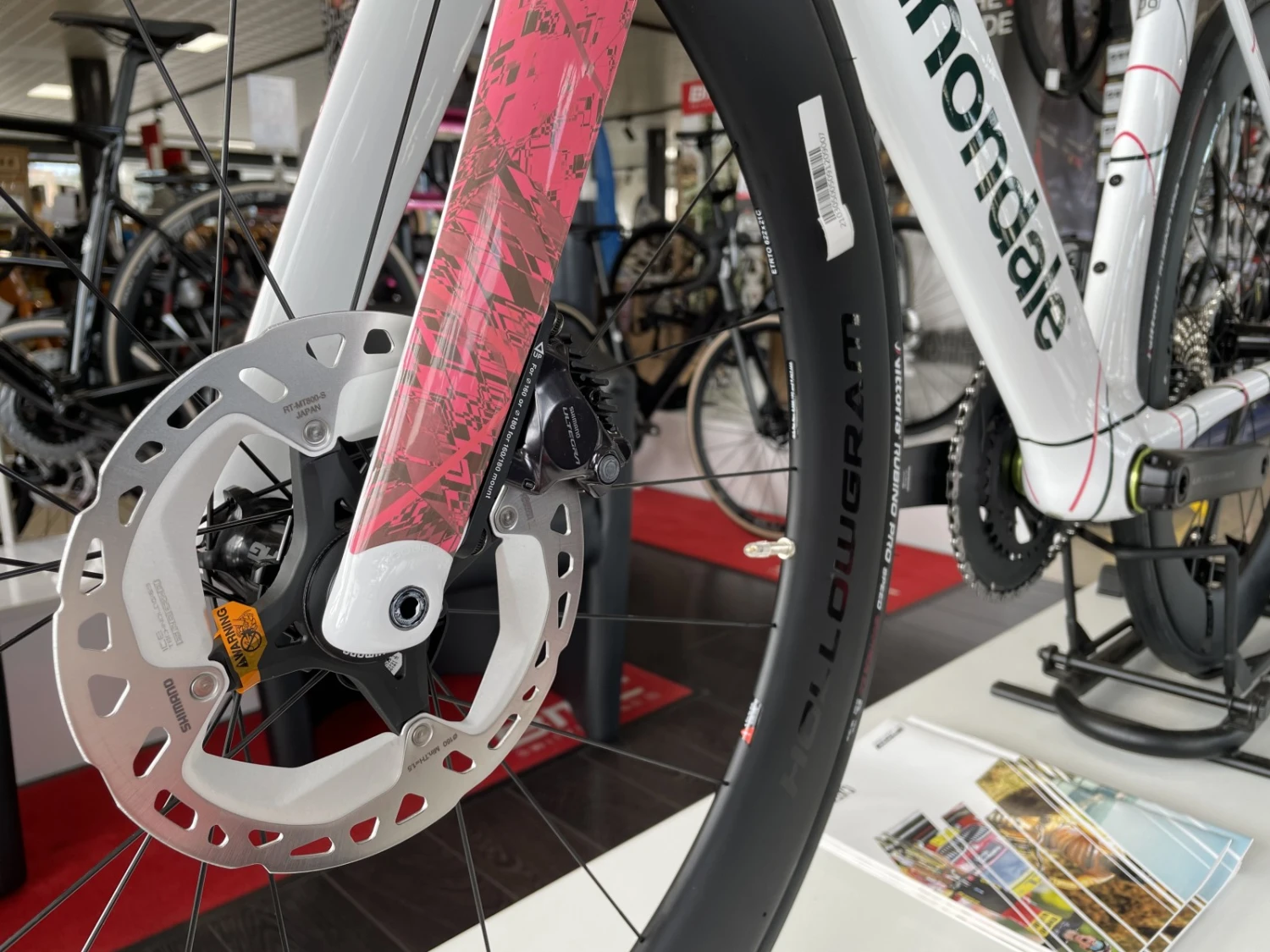 CANNONDALE SystemSix Hi-Mod Carbon Ultegra Di2 Replica Education First 2023 9 CANNONDALE SystemSix Hi-Mod Carbon Ultegra Di2 Replica Education First 2023 – Image 7