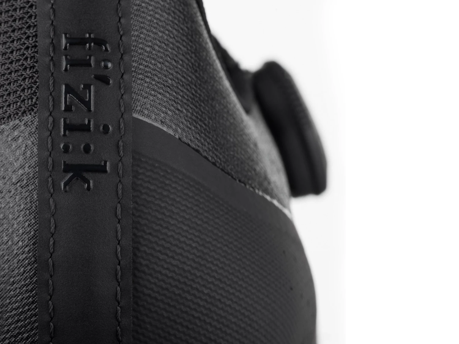 FIZIK Tempo Overcurve R4 Wide Black/black Chaussures Vélo De Route 7 FIZIK Tempo Overcurve R4 Wide Black/black Chaussures Vélo De Route – Image 5