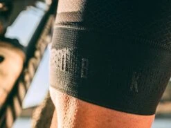 GOBIK Cuissard Court Absolute 5.0 K10 Noir Warm 2023 12 GOBIK Cuissard Court Absolute 5.0 K10 Noir Warm 2023 -Vélos Série Boutique gobik cuissard court absolute 50 k10 noir warm 2023 4