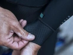 GOBIK Manchettes Légères Haru Pitch Black -Vélos Série Boutique gobik manchettes legeres haru pitch black 2