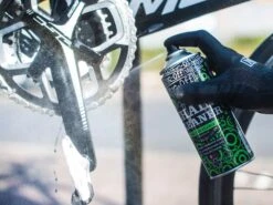 MUC-OFF Chain Cleaner Nettoyant Pour Chaine - Aérosol 400ml 13 MUC-OFF Chain Cleaner Nettoyant Pour Chaine - Aérosol 400ml -Vélos Série Boutique muc off chain cleaner nettoyant pour chaine aerosol 400ml 4