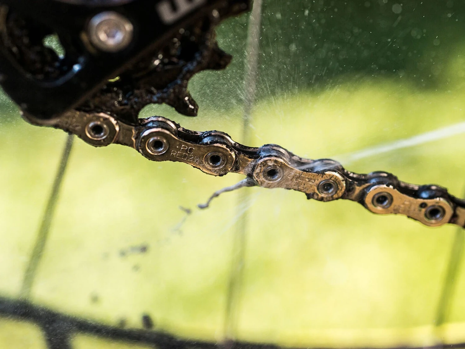 MUC-OFF Chain Cleaner Nettoyant Pour Chaine - Aérosol 400ml 9 MUC-OFF Chain Cleaner Nettoyant Pour Chaine - Aérosol 400ml – Image 7