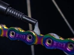 MUC-OFF Lubrifiant Chaîne Conditions Sèches - Burette 50ml -Vélos Série Boutique muc off lubrifiant chaine conditions seches burette 50ml 4