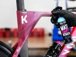 MUC-OFF Matt Finish Detailer Lustrant Peinture Mat - Spray 450ml -Vélos Série Boutique muc off matt finish detailer lustrant peinture mat spray 450ml 3