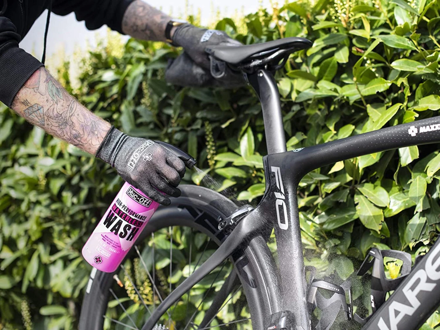 MUC-OFF Waterless Wash Nettoyant Sans Eau Haute Performance - Spray 750ml 4 MUC-OFF Waterless Wash Nettoyant Sans Eau Haute Performance - Spray 750ml – Image 2