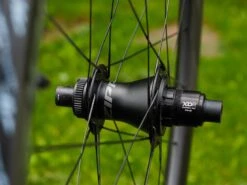 ZIPP 303 Firecrest Boyau Disque Roues Carbone 45mm 2023 11 ZIPP 303 Firecrest Boyau Disque Roues Carbone 45mm 2023 -Vélos Série Boutique zipp 303 firecrest boyau disque roues carbone 40mm 2023 3