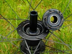 ZIPP 303 Firecrest Boyau Disque Roues Carbone 45mm 2023 12 ZIPP 303 Firecrest Boyau Disque Roues Carbone 45mm 2023 -Vélos Série Boutique zipp 303 firecrest boyau disque roues carbone 40mm 2023 4