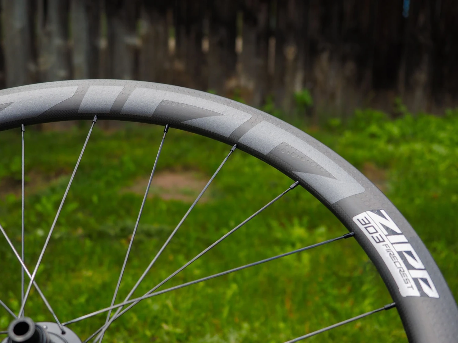 ZIPP 303 Firecrest Boyau Disque Roues Carbone 45mm 2023 8 ZIPP 303 Firecrest Boyau Disque Roues Carbone 45mm 2023 – Image 6