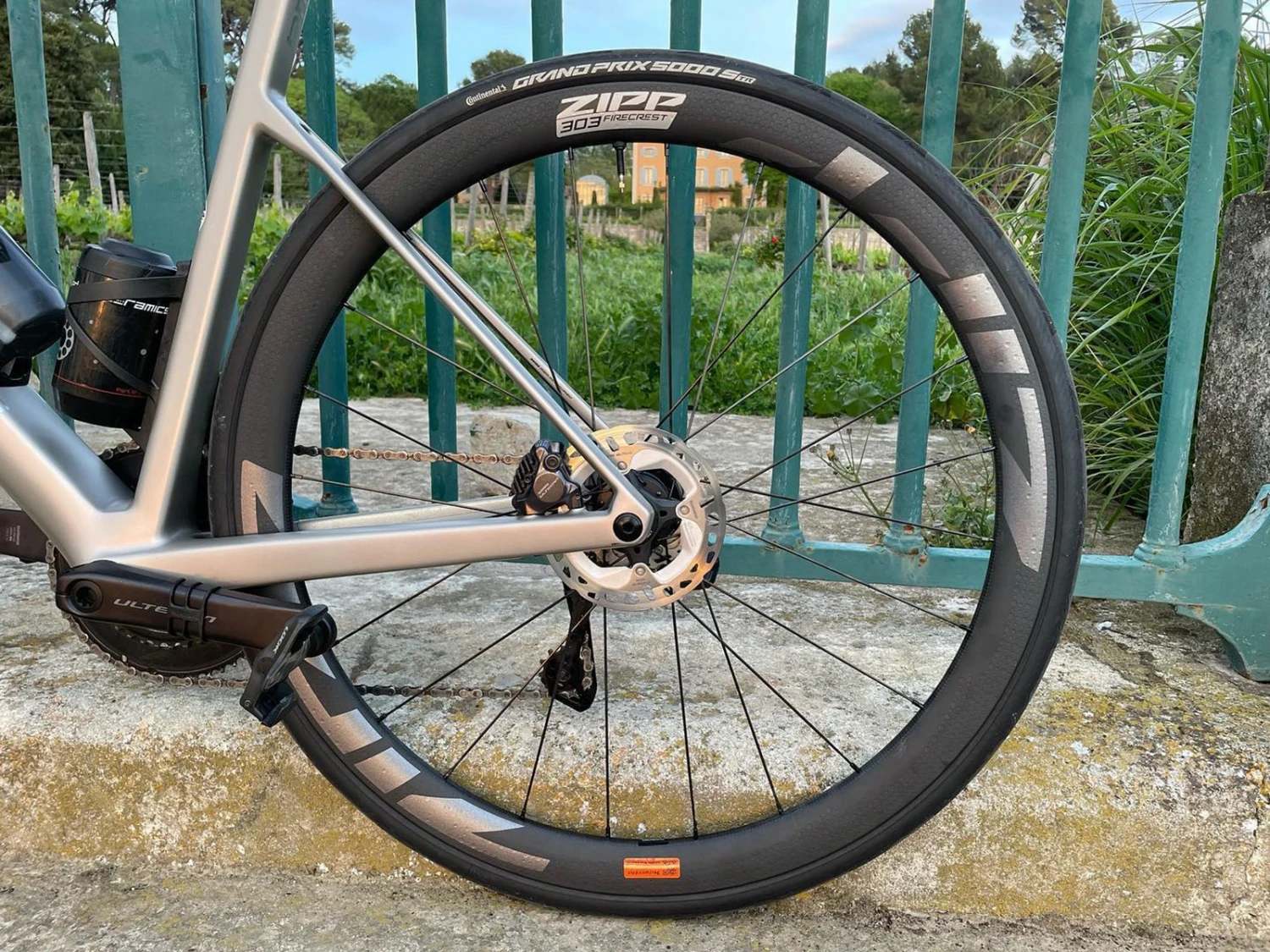 ZIPP 303 Firecrest Disc Roues Carbone 40mm Disque Pneu Tubeless 2023 5 ZIPP 303 Firecrest Disc Roues Carbone 40mm Disque Pneu Tubeless 2023 – Image 3